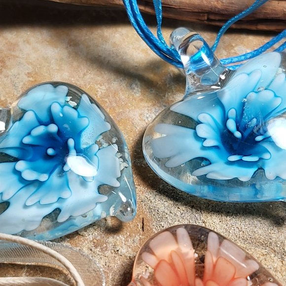 Handmade Murano Lampwork Glass Heart/Flower Pendant Necklace with Glow Flakes. - Picture 7 of 7